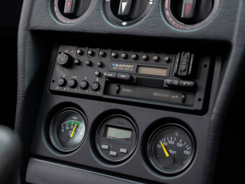 Bild 24/27 von Mercedes-Benz 190 E 2.3-16 (1985)
