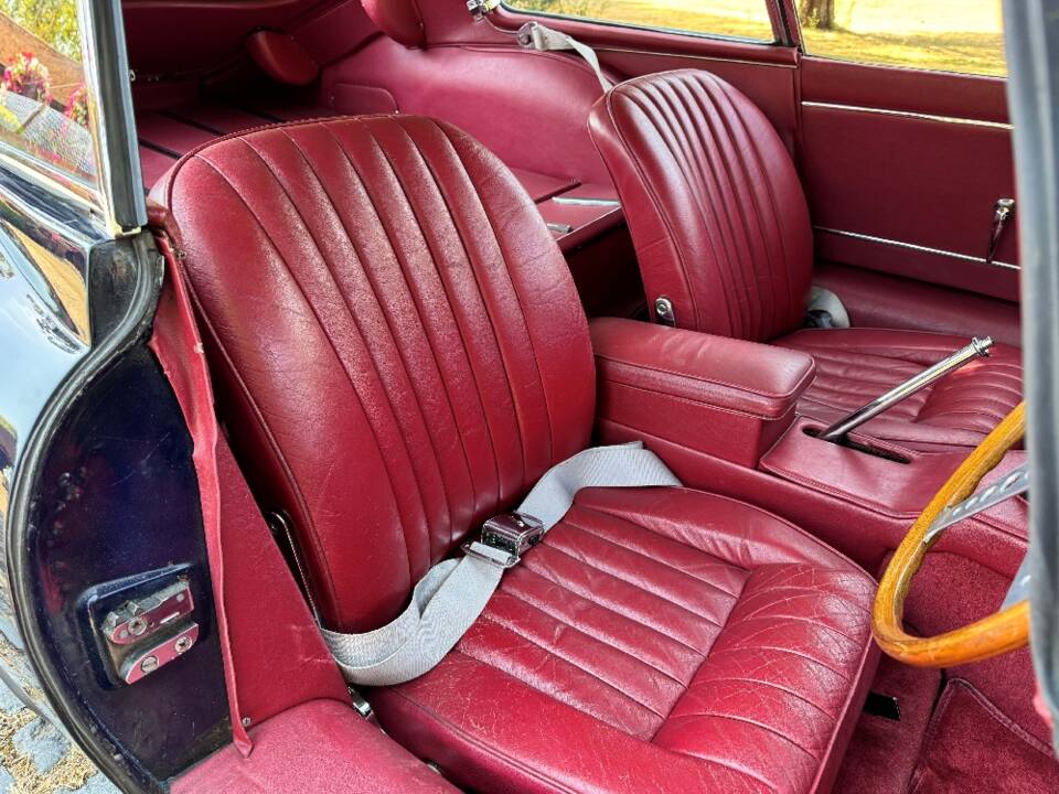 Immagine 43/52 di Jaguar Type E 4.2 (1965)