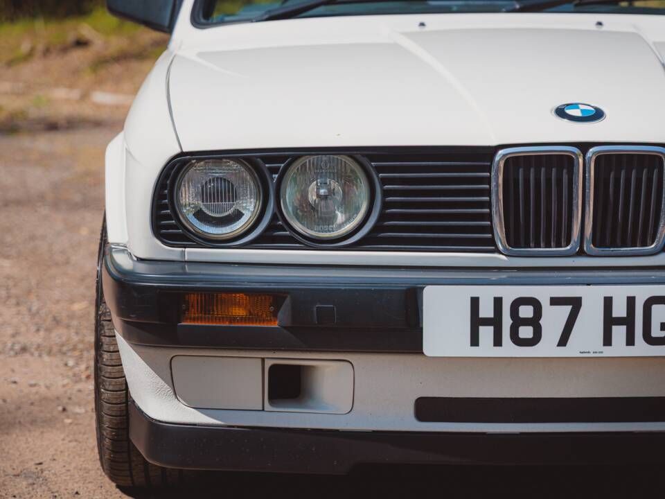 Bild 8/36 von BMW 318i (1991)