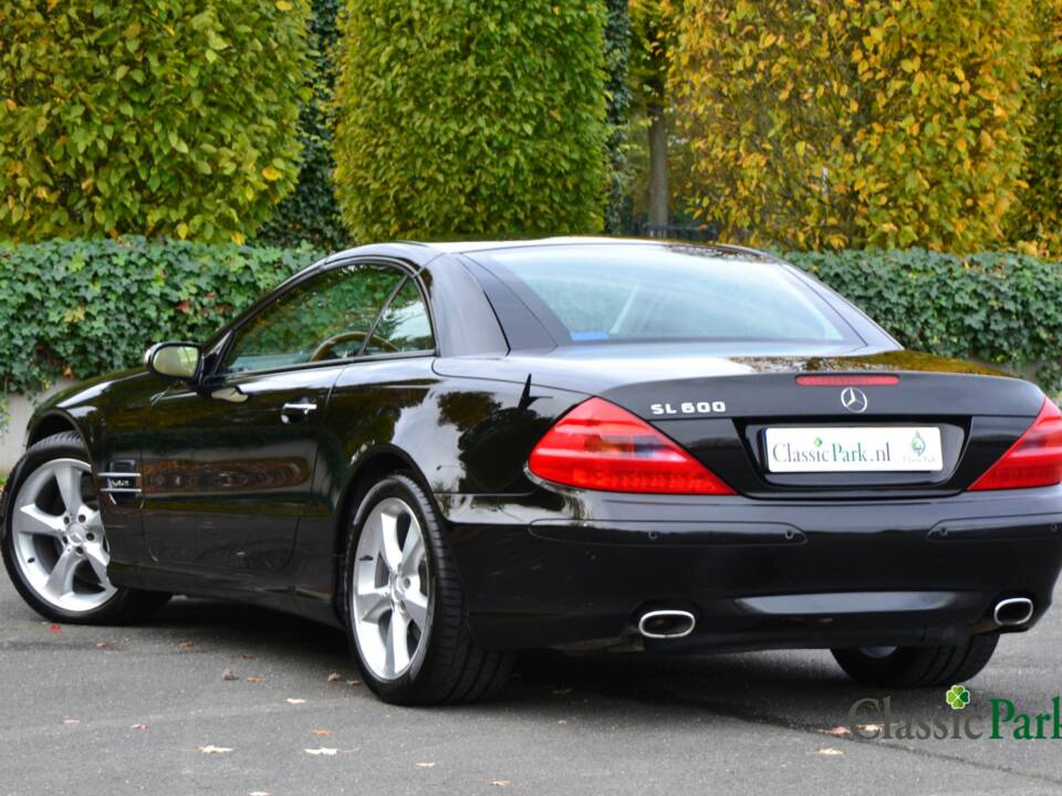 Immagine 6/50 di Mercedes-Benz SL 600 (2004)