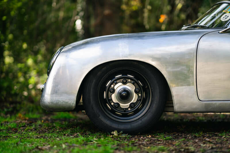 Image 21/50 of Porsche 356 C Carrera 2&#x2F;2000 GS (1964)