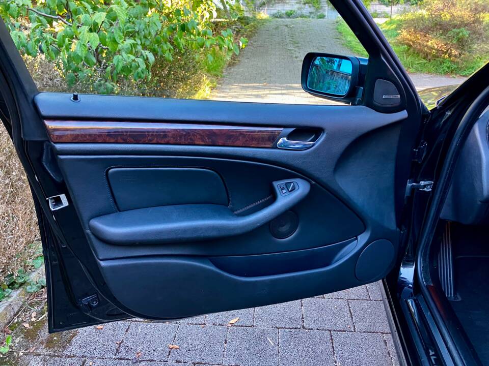 Image 16/21 of ALPINA B3 3.3 Allrad Touring (2002)