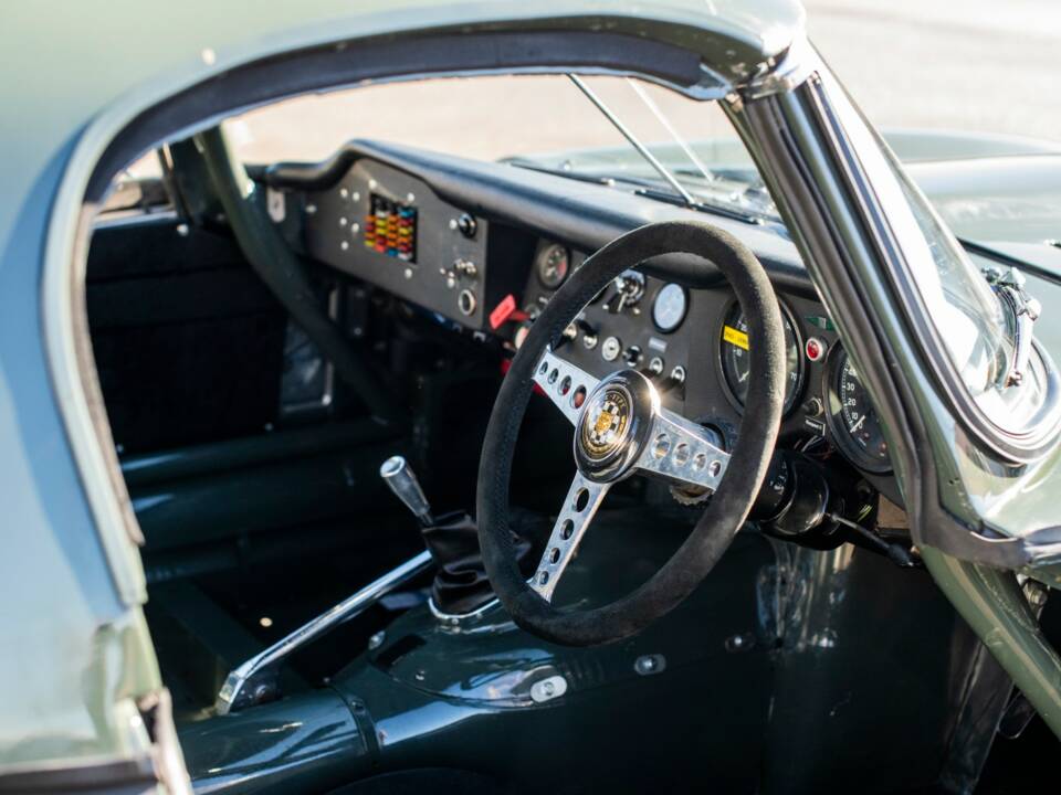 Imagen 12/20 de Jaguar E-Type 4.2 (1965)