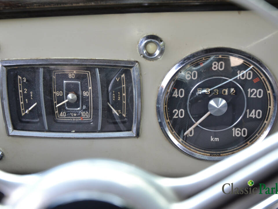 Image 32/50 of Mercedes-Benz 220 (1952)
