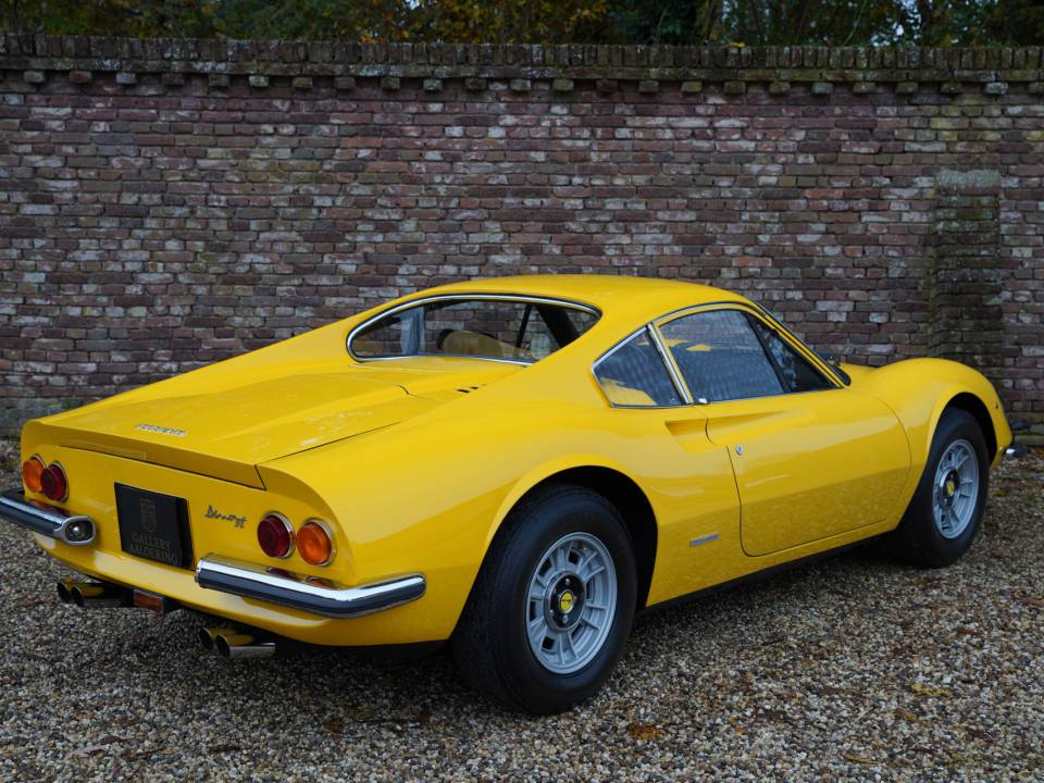 Bild 2/50 von Ferrari Dino 246 GT (1971)