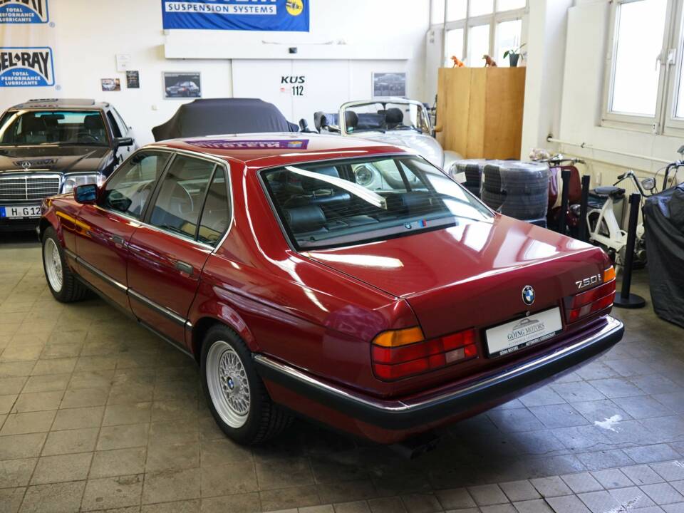 Bild 10/33 von BMW 750i (1991)
