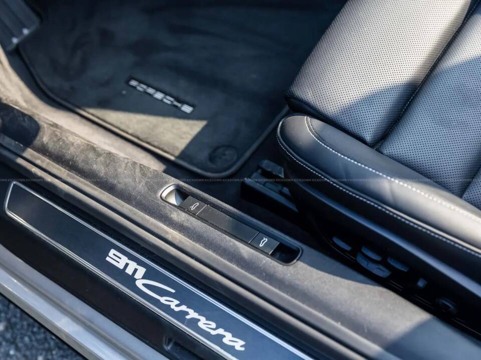 Image 13/15 de Porsche 911 Carrera (2023)