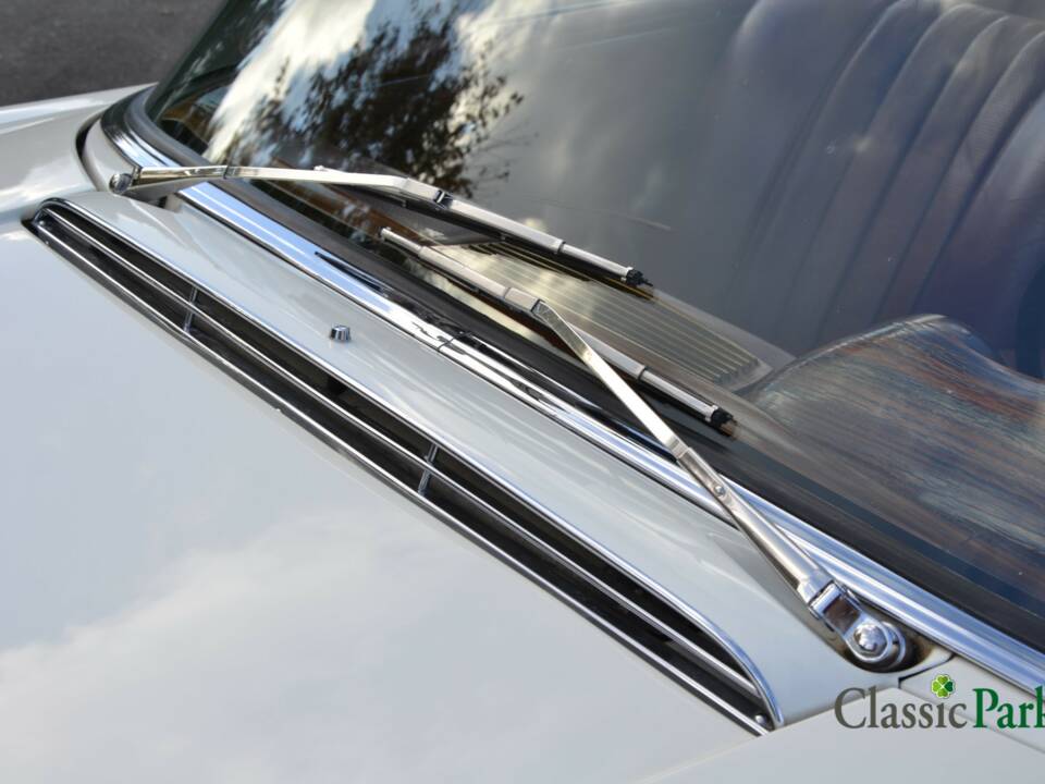 Image 34/50 of Mercedes-Benz 250 SE (1966)