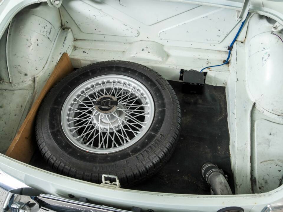 Bild 40/50 von MG MGB (1975)