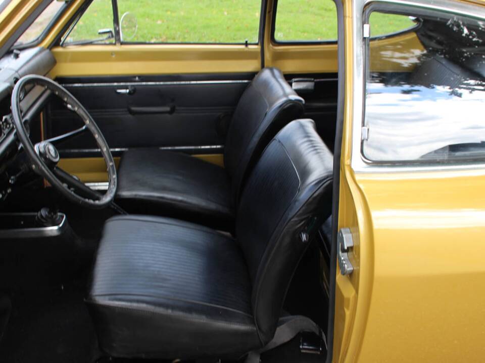 Immagine 27/38 di Opel Kadett 1,2 S (1971)