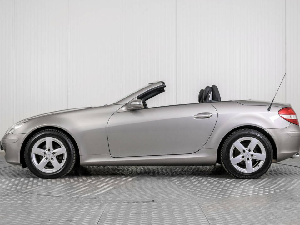 Immagine 13/50 di Mercedes-Benz SLK 200 Kompressor (2007)