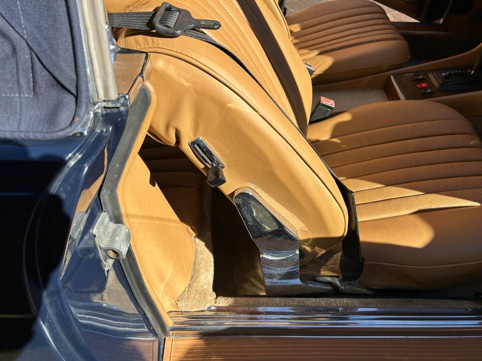 Image 18/51 of Mercedes-Benz 380 SL (1983)