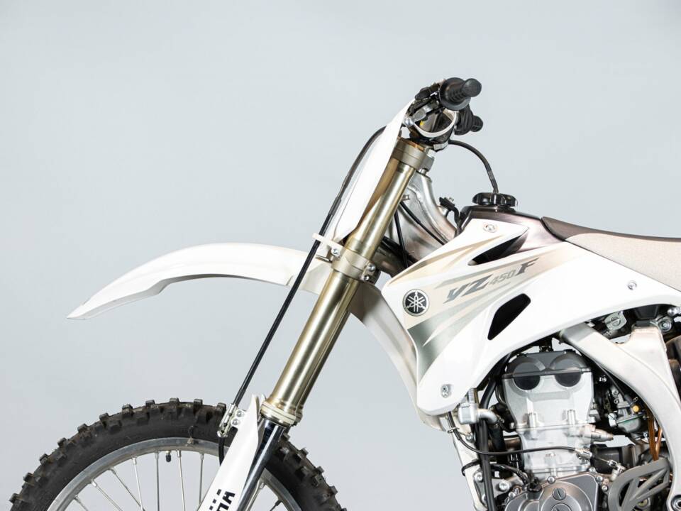 Image 17/50 de Yamaha DUMMY (2007)