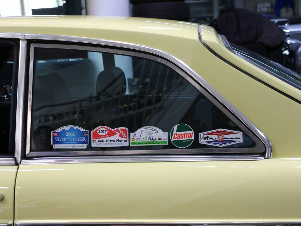 Bild 13/34 von MG MGB GT (1966)