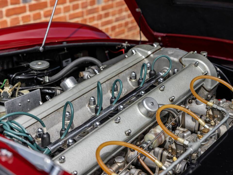 Bild 49/50 von Aston Martin DB 6 Vantage (1969)
