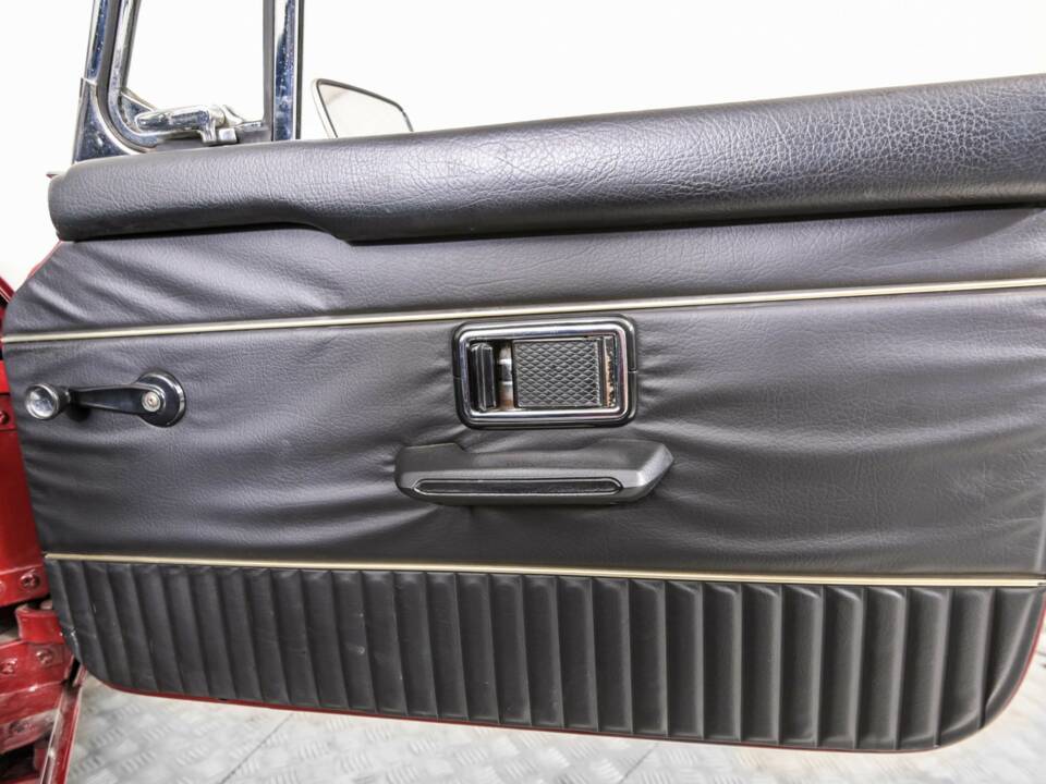 Bild 35/50 von MG MGB (1974)