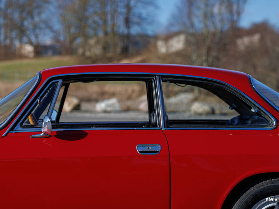 Image 23/43 of Alfa Romeo 2000 GT Veloce (1972)
