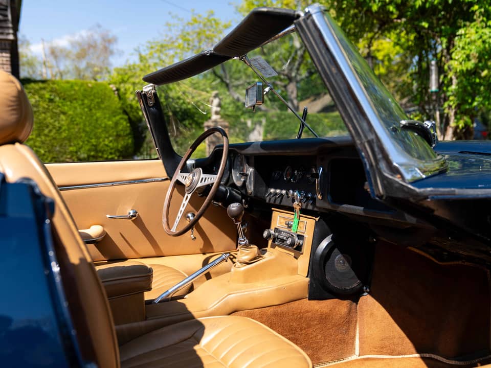 Image 13/86 de Jaguar E-Type (1967)