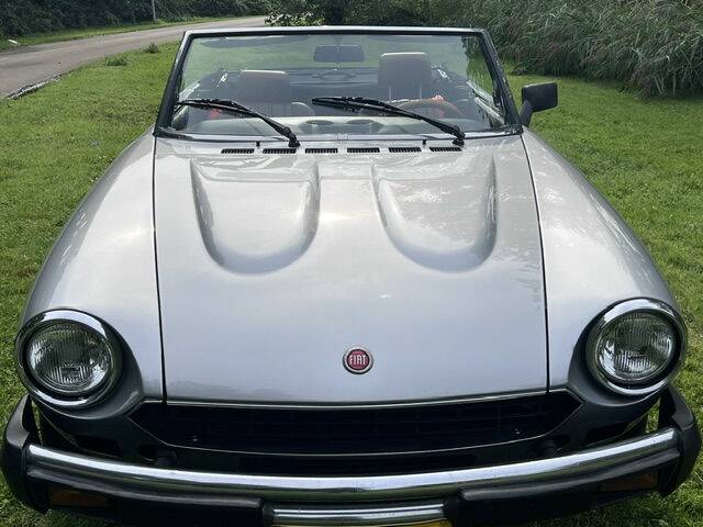 Bild 5/8 von FIAT Spider 2000 (1981)
