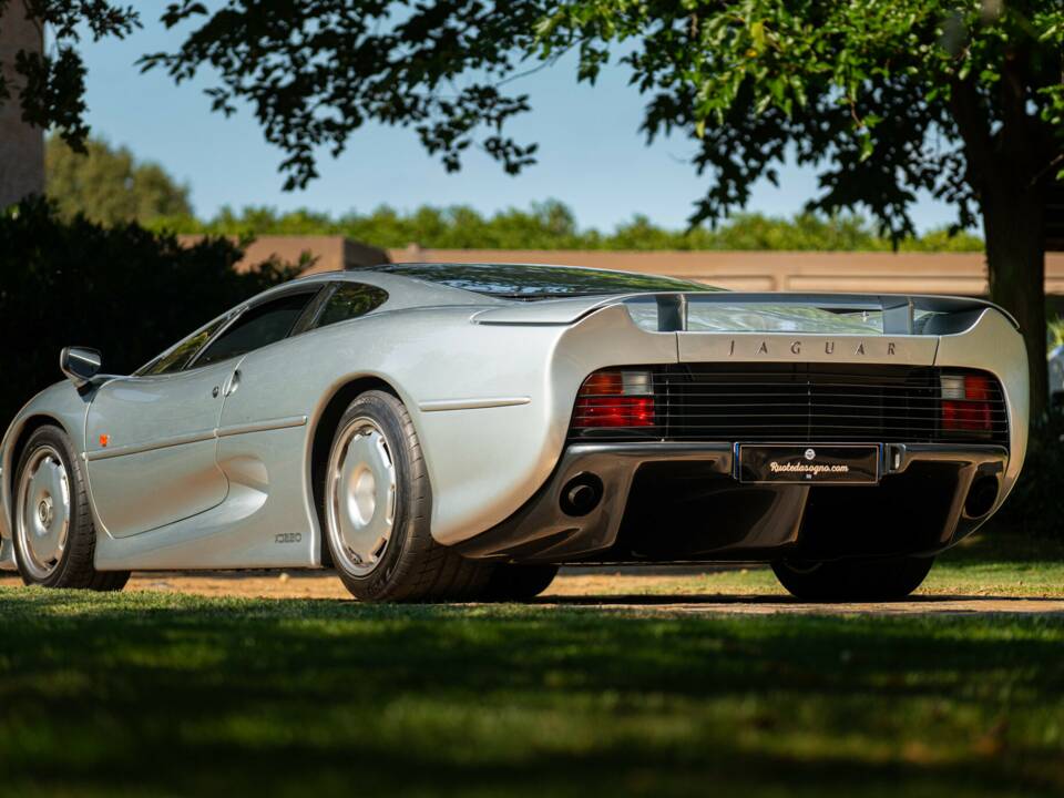 Imagen 5/50 de Jaguar XJ 220 (1993)