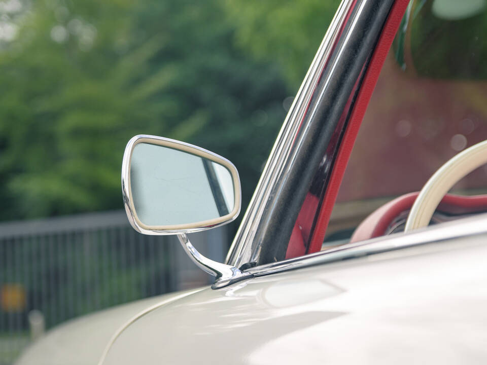 Image 45/60 of Mercedes-Benz 230 SL (1967)