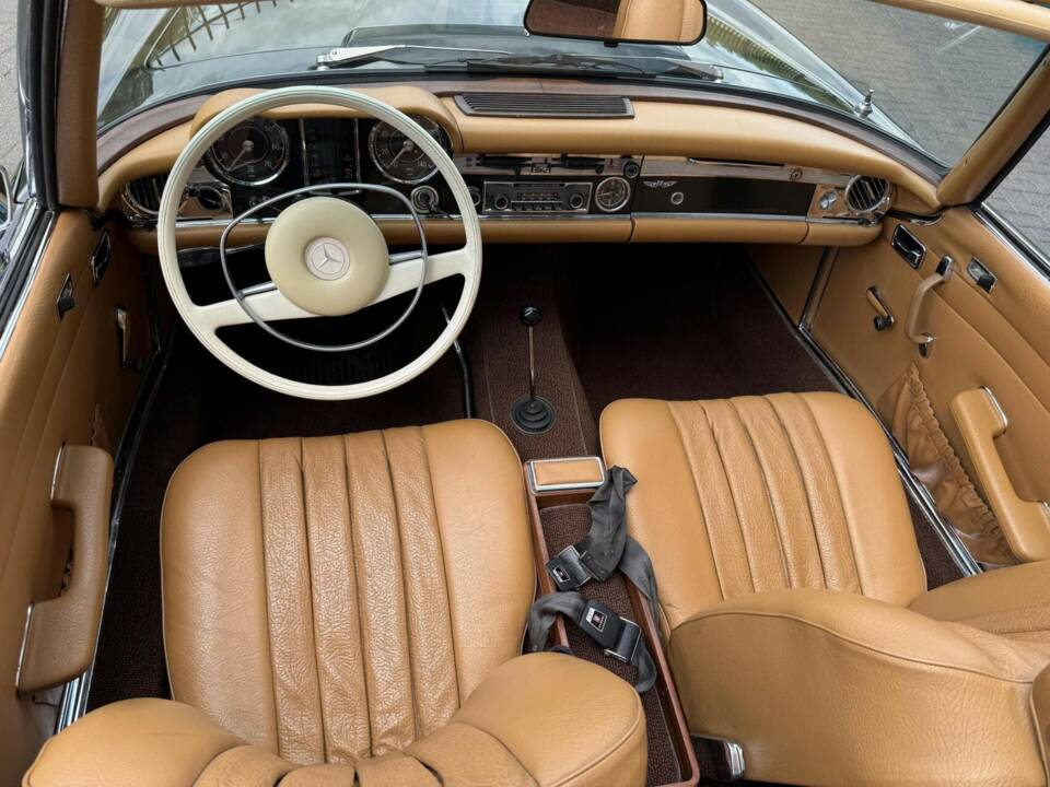 Image 33/50 de Mercedes-Benz 280 SL (1969)