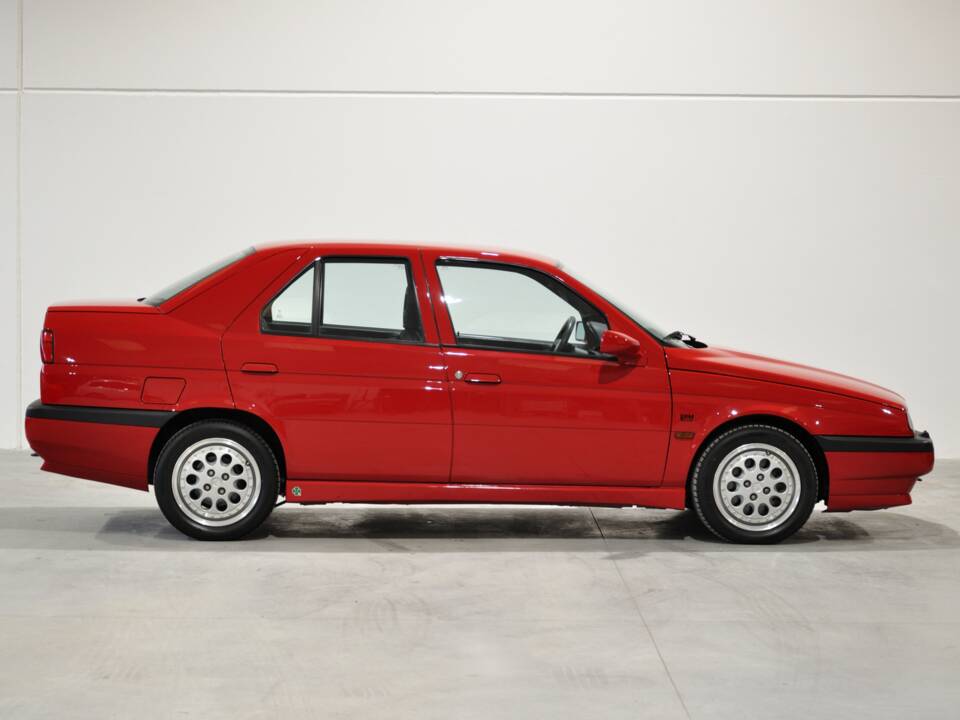 Imagen 6/30 de Alfa Romeo 155  2.0 Q4 4x4 (1992)