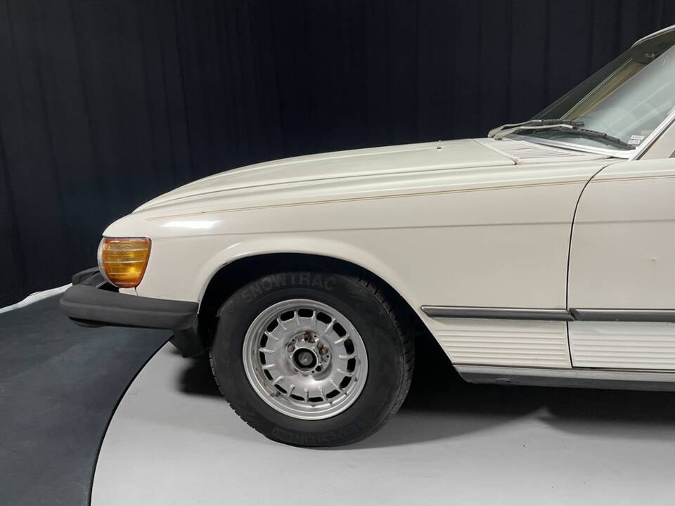 Image 5/8 of Mercedes-Benz 380 SL (1983)