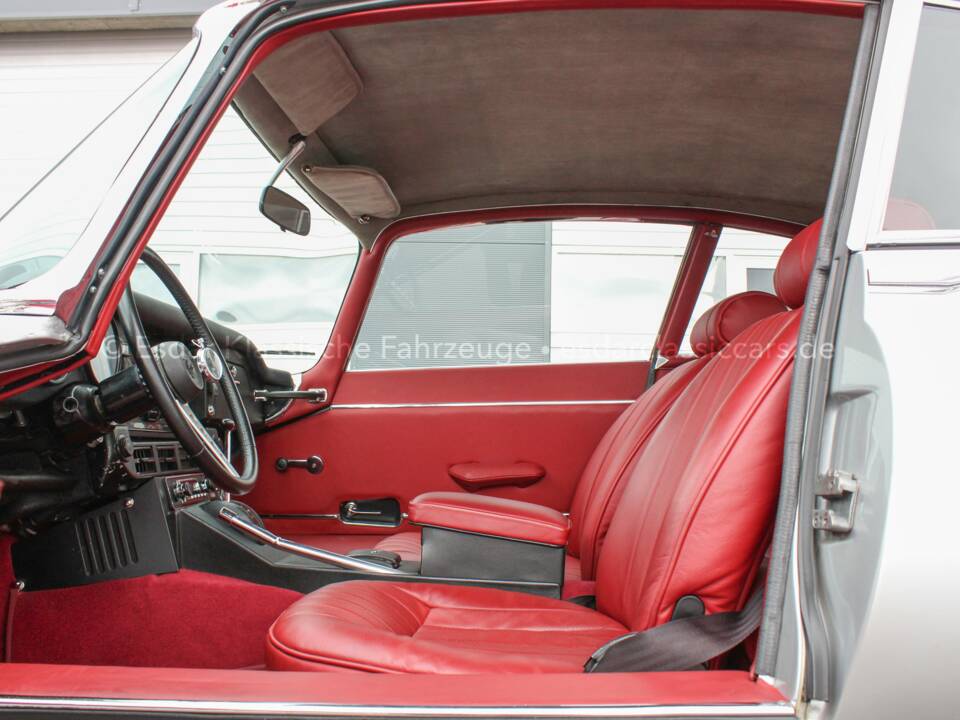 Afbeelding 11/28 van Jaguar E-Type V12 (2+2) (1971)