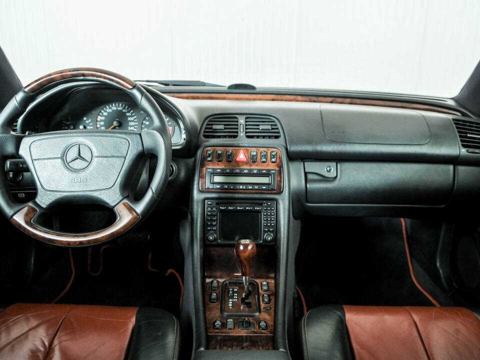 Image 7/50 of Mercedes-Benz CLK 430 (1999)