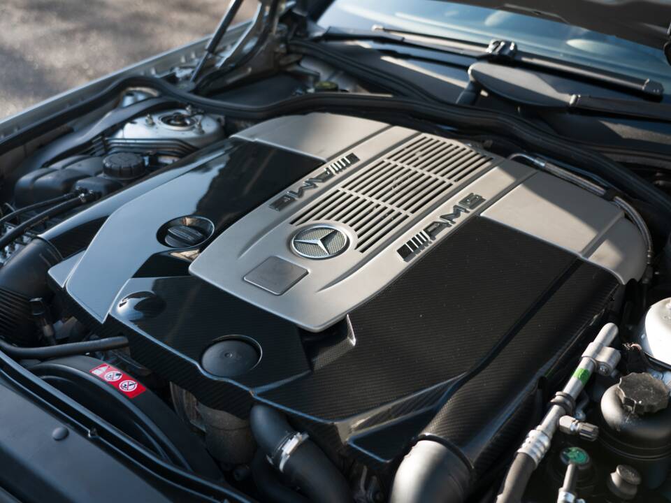 Image 39/51 of Mercedes-Benz SL 65 AMG (2007)