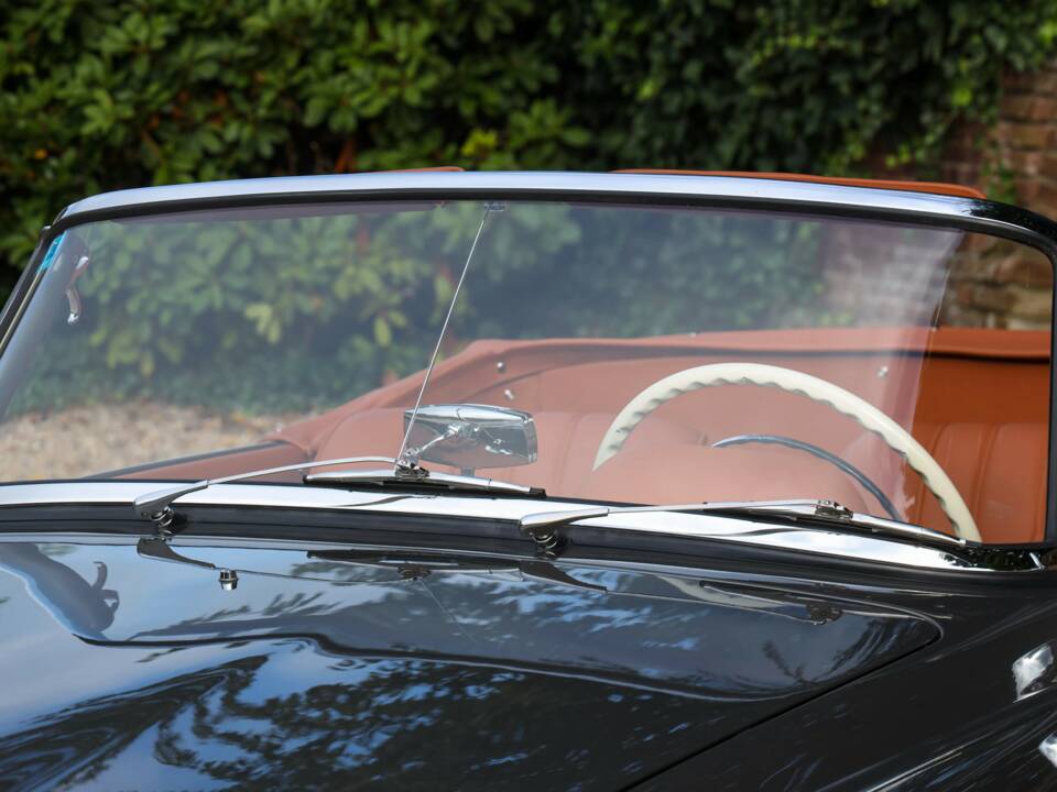 Image 34/50 of Mercedes-Benz 190 SL (1960)