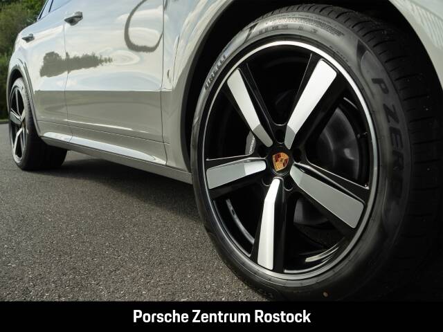Obraz 4/33 pojazdu Porsche Cayenne E-Hybrid (1900)