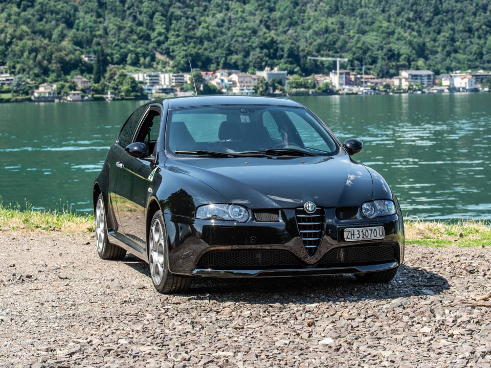 Imagen 6/45 de Alfa Romeo 147 3.2 GTA (2003)