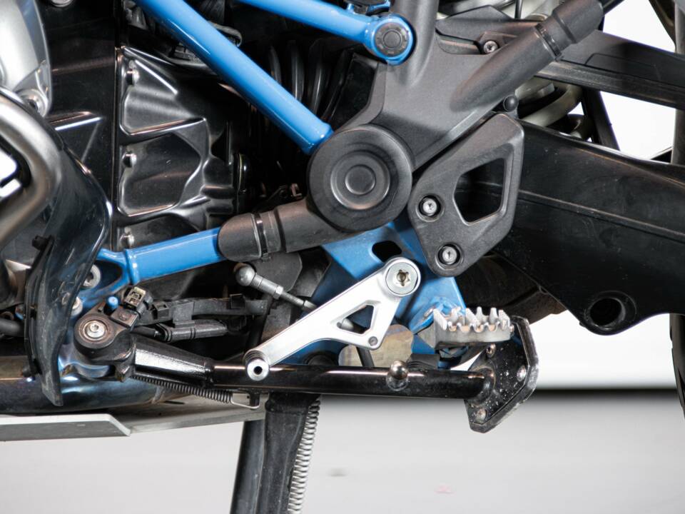 Image 15/50 of BMW DUMMY (2017)