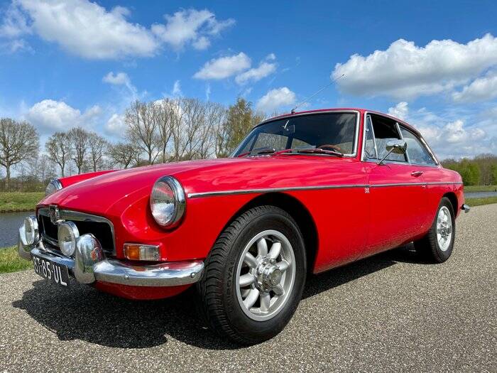 Image 4/6 de MG MGB GT (1973)