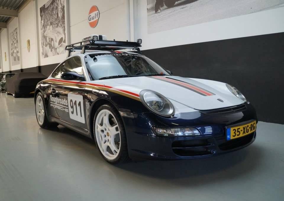 Image 2/50 de Porsche 911 Carrera (2005)