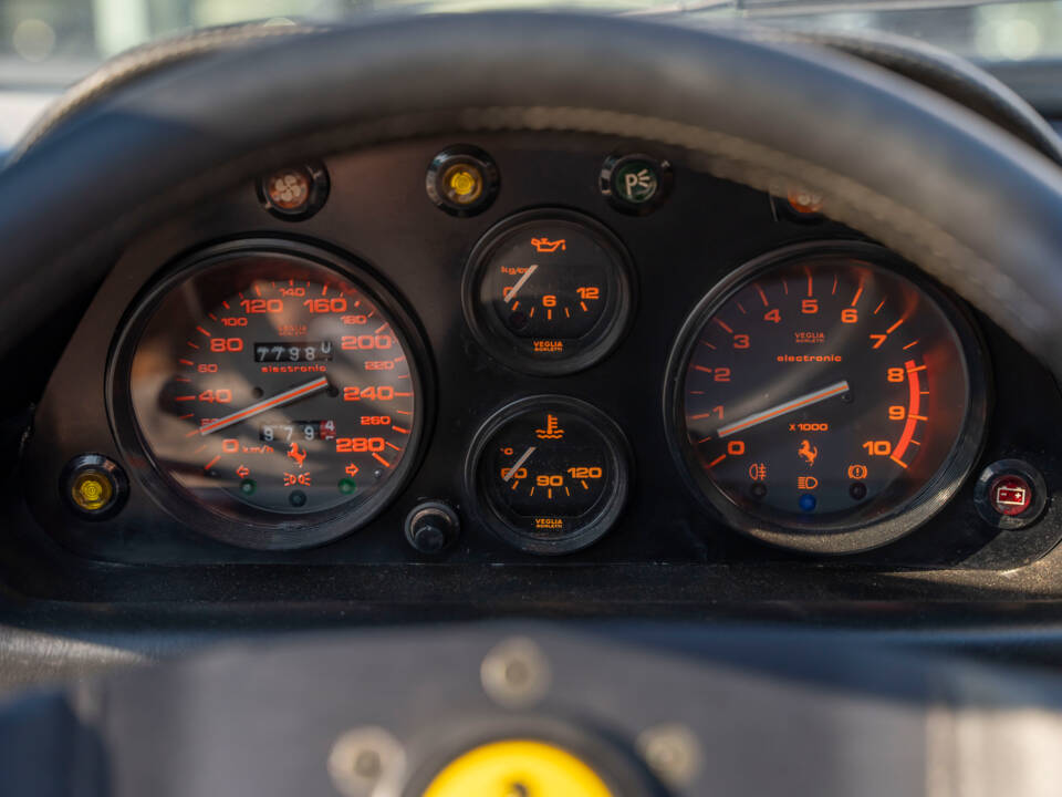 Image 34/36 de Ferrari 328 GTB (1986)