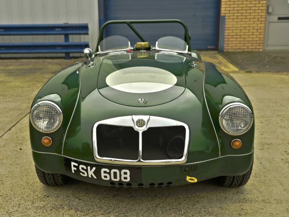 Image 3/36 of MG MGA 1600 (1958)