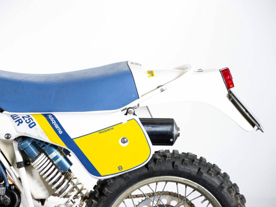 Image 22/50 of Husqvarna WR 250 (1985)
