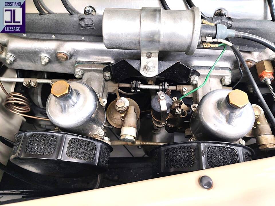 Image 71/74 of Jaguar XK 140 OTS (1956)