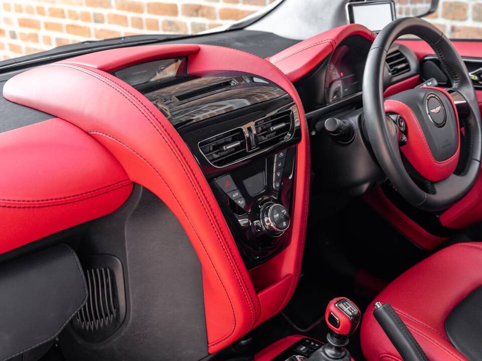 Bild 28/50 von Aston Martin Cygnet (2011)