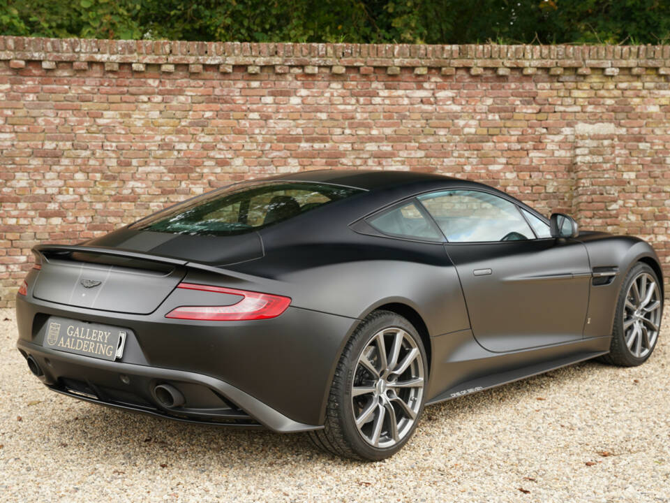 Immagine 40/50 di Aston Martin Vanquish (2017)