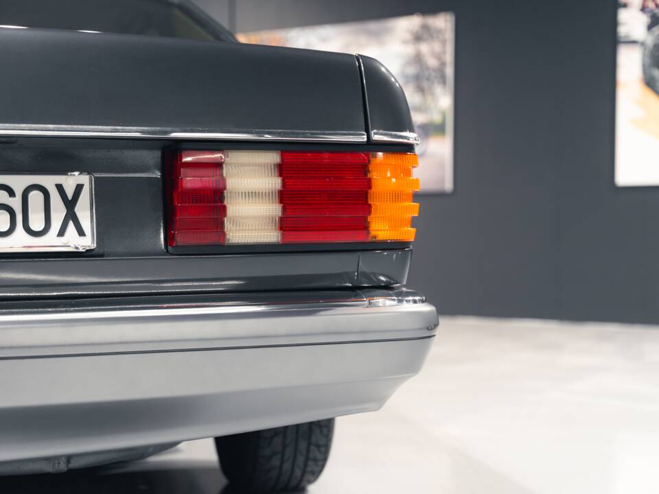 Bild 16/37 von Mercedes-Benz 560 SEC (1990)