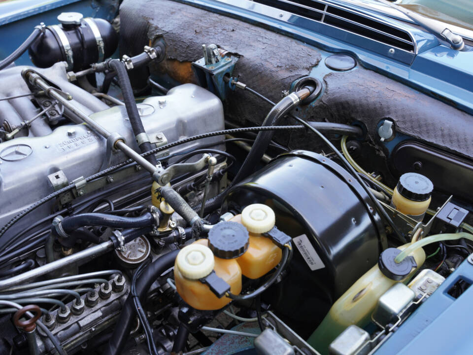 Image 43/50 of Mercedes-Benz 280 SL (1968)
