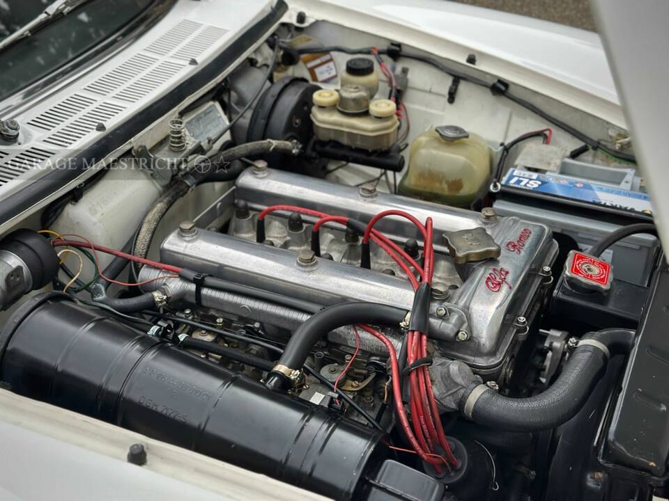 Image 32/95 of Alfa Romeo 2000 Spider Veloce (1980)