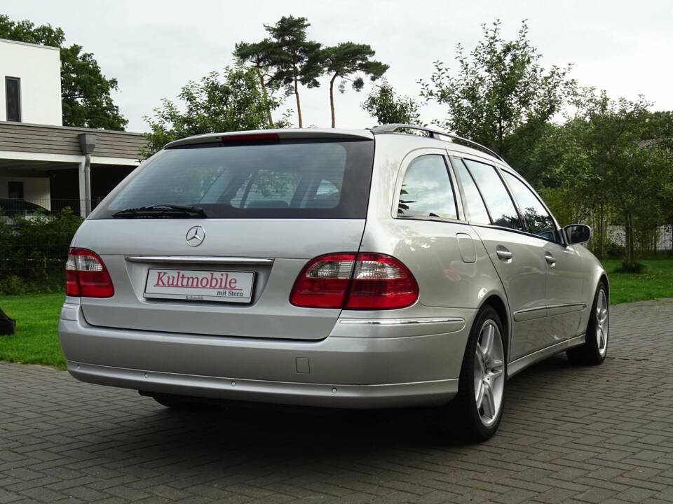 Image 7/25 of Mercedes-Benz E 200 Kompressor T (2004)