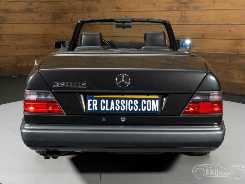 Bild 15/19 von Mercedes-Benz E 320 (1994)
