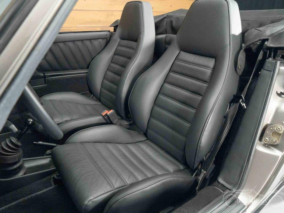 Image 15/19 of Porsche 911 SC 3.0 (1983)