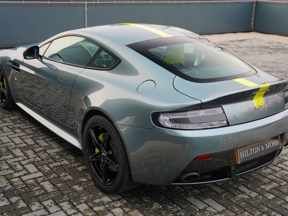 Bild 31/50 von Aston Martin V8 Vantage AMR (2018)